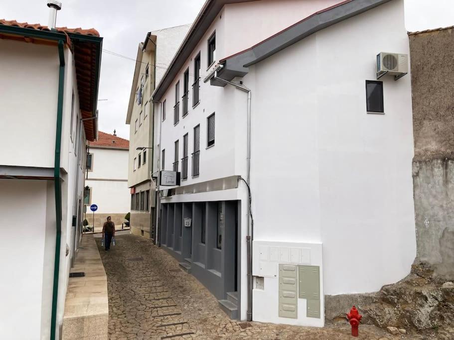 Casa Do Largo Apartment บรากันซา ภายนอก รูปภาพ
